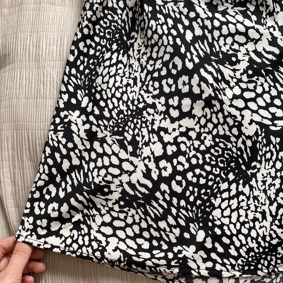 Forever 21 patterned skirt - Picture 3 of 3